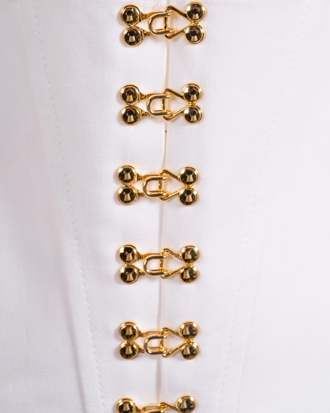 shop ELISABETTA FRANCHI  Camicia: Elisabetta Franchi camicia in cotone stretch con ganci gioiello.
Vestibilità slim. 
Colletto con scollo a V e maniche ¾ impreziosite da gemelli con logo. 
Costruzione a bustier. 
Composizione: 69%Cotone 25%Lyocell 06%Elastane.
Fabbricato in Italia.. CA06057E2-100 number 1859951